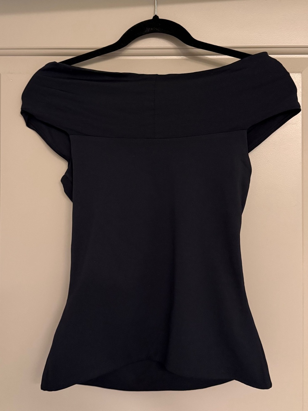 Aritzia Contour Twist-Off Shoulder Top - Picture 3 of 4